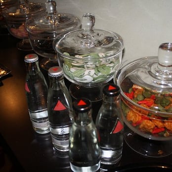Cologne Marriott Hotel - Snacks in the VIP lounge - Hotels Near Me - Cologne, NW