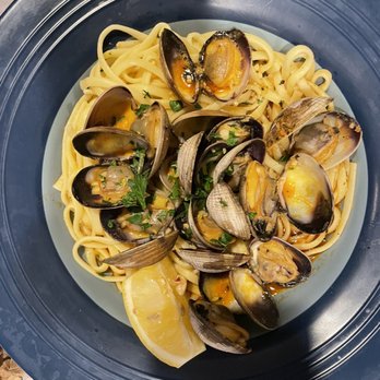 Karai Crab - Pasta with mussels - Seafood Near Me - Honolulu, Hawaii