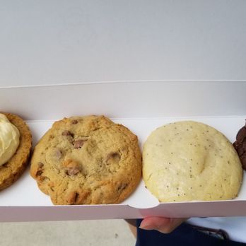 Crumbl - Pasadena - The sugar drug - Bakeries Near Me - Pasadena, Texas