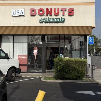 USA Donuts & Crossaints - Front of store - Donuts Near Me - Sherman Oaks, California USA Donuts & Crossaints - Front of store - Donuts Near Me - Sherman Oaks, California