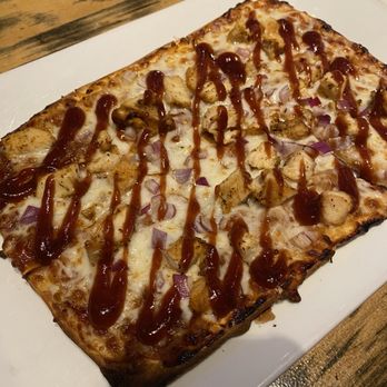 Henderson's Bar & Kitchen - BBQ chicken pizza - Sports Bars Near Me - Tampa, Florida