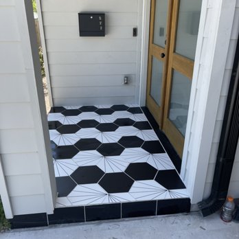 PEM Construction Services - Side view porch tile - General Contractors Near Me PEM Construction Services - Side view porch tile - General Contractors Near Me