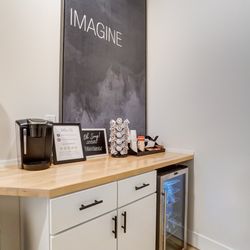 Stilla Salon Spa & Boutique - Beverage center