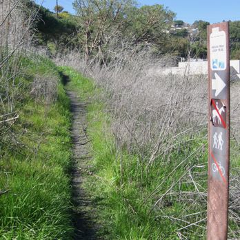 Vista Del Norte Reserve - the sometimes slippery trail to the top with Norris Pavillion in background - Parks Near Me - Rolling Hills Estates, California Vista Del Norte Reserve - the sometimes slippery trail to the top with Norris Pavillion in background - Parks Near Me - Rolling Hills Estates, California