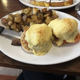 Crab Cake Benedict