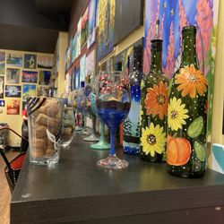 Pinot's Palette - Some of the decor