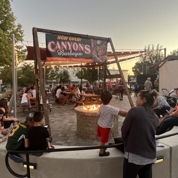 Canyons Barbeque - Nice Fire-pit to gather around with friends and Family! - Barbeque Near Me - Castro Valley, California