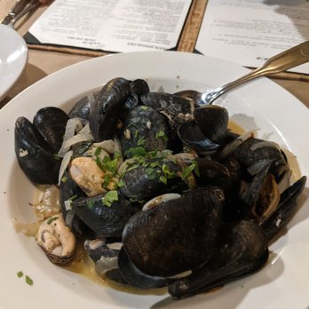 Tavolo Wine Bar and Tuscan Grille - White Water Mussels (without bread on top) - Italian Near Me - Warwick, Rhode Island Tavolo Wine Bar and Tuscan Grille - White Water Mussels (without bread on top) - Italian Near Me - Warwick, Rhode Island