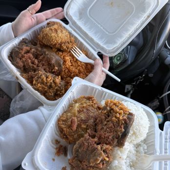 The Pastele Shop - Fried chicken plate and 2 Pastele plate - Latin American Near Me - Honolulu, Hawaii