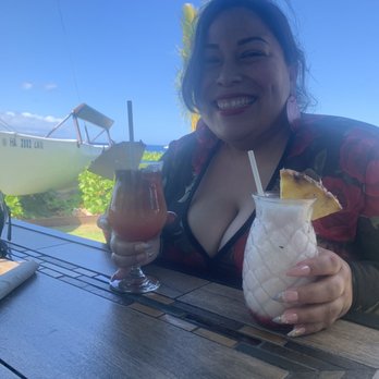 Castaway Cafe - Lava Flow - American Near Me - Lahaina, Hawaii