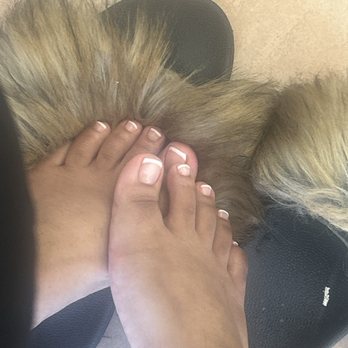 Holiday Nails - Nail Salons Near Me - Los Angeles, California