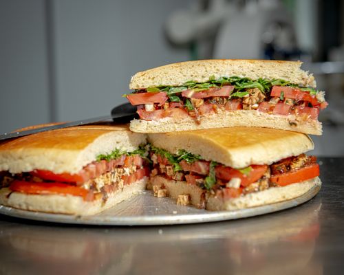 Shorty’s Deluxe by null