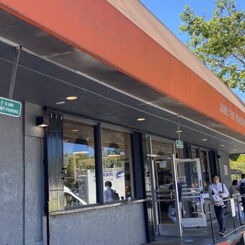 Jane The Bakery - storefront with 15 minute parking sign - Bakeries Near Me - San Francisco, California Jane The Bakery - storefront with 15 minute parking sign - Bakeries Near Me - San Francisco, California