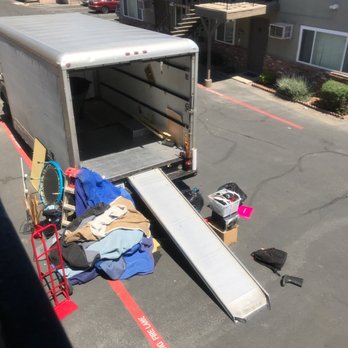 Discount Movers - 30-35 minutes NO lie! Did I mention that their fast??!?? - Movers Near Me