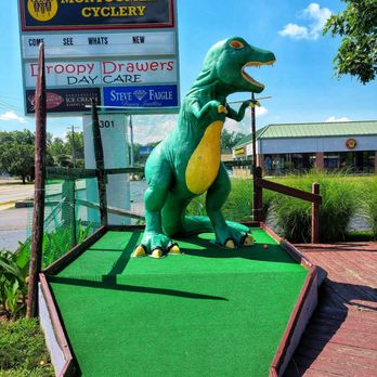 General Custer's Golf and Gulp - Dino. - Mini Golf Near Me - Cincinnati, Ohio