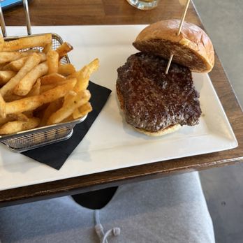 Muck & Fuss - Plain burger - Burgers Near Me - New Braunfels, Texas Muck & Fuss - Plain burger - Burgers Near Me - New Braunfels, Texas