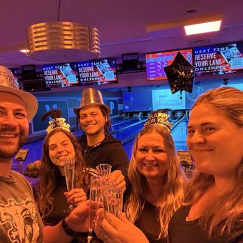 JB's on 41 - It's all about family - Bowling Near Me - Milwaukee, Wisconsin