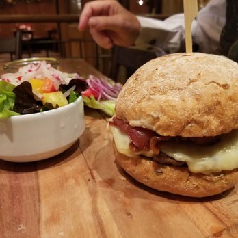 Münchner Stubn - Burger special - Bavarian Near Me - Munich, BY