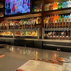BJ's Restaurant & Brewhouse - Bar