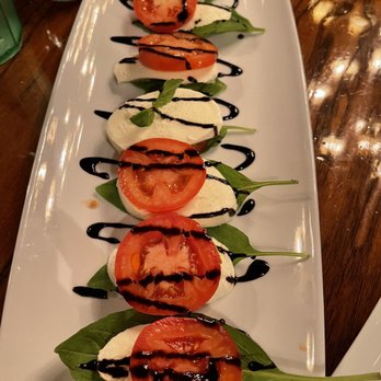 Beau's Pizza, Pasta & Steak - Caprese - Pizza Near Me - Cle Elum, Washington Beau's Pizza, Pasta & Steak - Caprese - Pizza Near Me - Cle Elum, Washington
