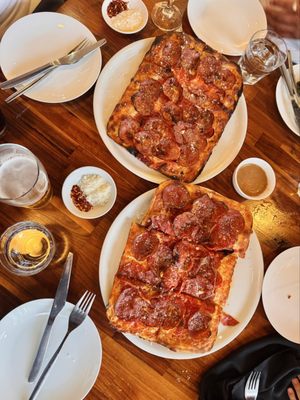 Tribute Pizza by null