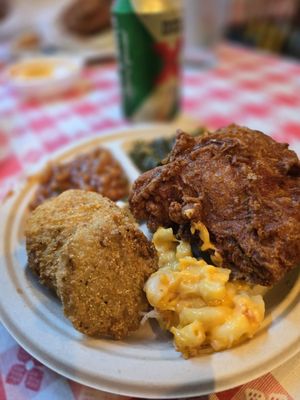 Gus’s World Famous Fried Chicken by null