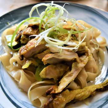 tata - Noodles & Vegetables with Chicken, 9,90€ - Vietnamese Near Me - Vienna, 9