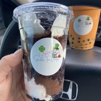 Selfie Studio Tea Lounge - Thai tea and I'm not sure what dessert but it's good - Bubble Tea Near Me - Lockeford, California