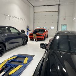 Dirty Details - Very clean and well maintained shop space.