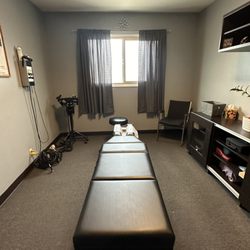 Miceli Chiropractic Center - Chiropractic treatment room 1