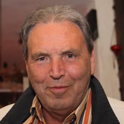 Engelsburg Pension - Ein graumellierter Gast der Engelsburg