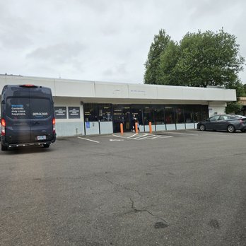 76 Gas Station - The building - Gas Stations Near Me - Portland, Oregon