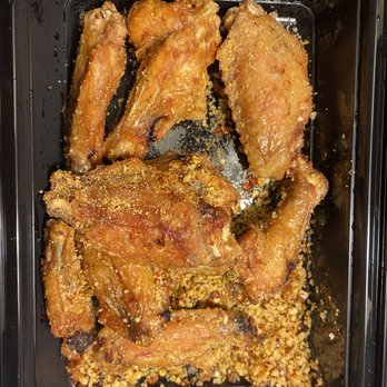 Old Chicago Pizza + Taproom - Bone-In Hand Tossed Chicken Wings - Pizza Near Me - Billings, Montana Old Chicago Pizza + Taproom - Bone-In Hand Tossed Chicken Wings - Pizza Near Me - Billings, Montana
