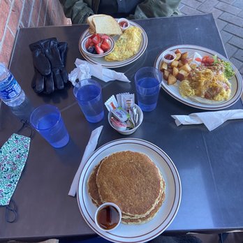 Poppycock's - Old Fashioned Oatmeal pancakes and "build your own" omelets - Breakfast & Brunch Near Me - Aspen, Colorado Poppycock's - Old Fashioned Oatmeal pancakes and "build your own" omelets - Breakfast & Brunch Near Me - Aspen, Colorado