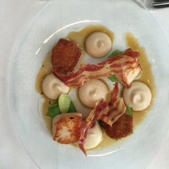 Medlar - Scallops, cripsy pancetta and jerusalem artichoke puree - British Near Me - London, XGL