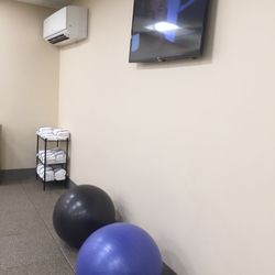 Holiday Inn Express & Suites Tulsa NE - Claremore - Tv in the gym
