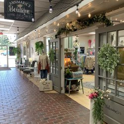 Annmarie’s Boutique - Inviting storefront