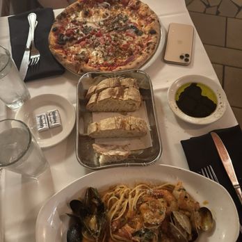 Il Fornaio - Linguine Mare Chiaro - Italian Near Me - Irvine, California