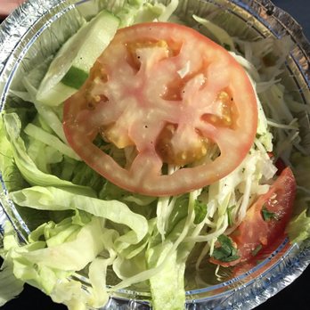 Roseli Restaurant - Ensalada de la casa y tostones - Caribbean Near Me - Bridgeport, Connecticut
