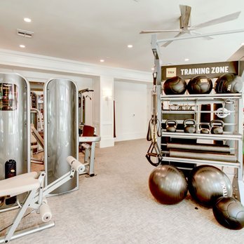 2111 Austin Apartments - TRX Training Zone - Apartments Near Me - Houston, Texas 2111 Austin Apartments - TRX Training Zone - Apartments Near Me - Houston, Texas