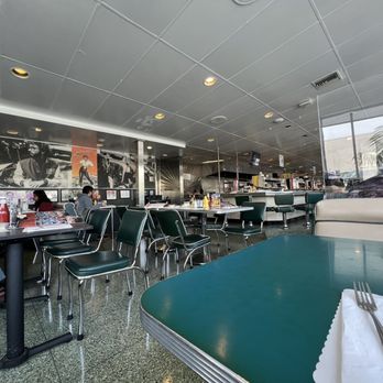 Mel's Drive-In - Diners Near Me - San Francisco, California Mel's Drive-In - Diners Near Me - San Francisco, California