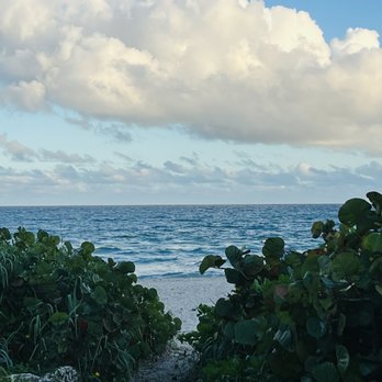 Briny Breezes - Parking Near Me - Boynton Beach, Florida