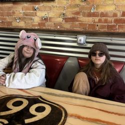 Flatbed Ford Cafe - Photo of some picky teenagers who approved of the food we were served.