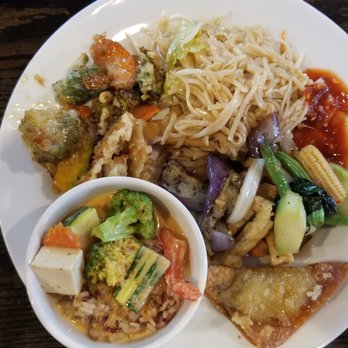 Sukho Thai - Lunch Buffet Assortment - Thai Near Me - Bellevue, Washington Sukho Thai - Lunch Buffet Assortment - Thai Near Me - Bellevue, Washington