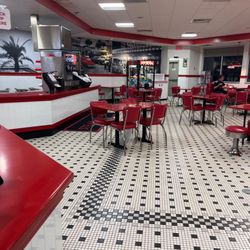 Steak ’n Shake - So pretty..employees are wonderful
