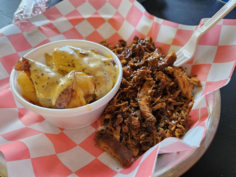 BUCKS BBQ & BURGERS CLOSED 17 Photos & 24 Reviews 1119 Boone Aire