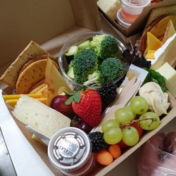 Ann's Delicatessen - Individual vegetarian charcuterie box