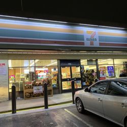 7-Eleven - 7/11