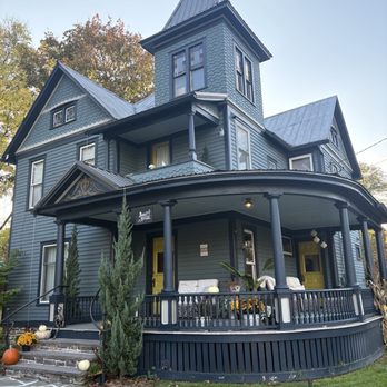 Burdett House Bed & Breakfast - Burdett House - Bed & Breakfast Near Me - Burdett, New York Burdett House Bed & Breakfast - Burdett House - Bed & Breakfast Near Me - Burdett, New York
