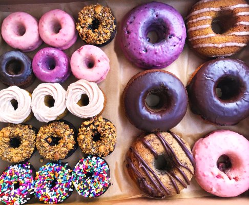 fōnuts donut bakery by null